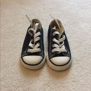 Converse Chuck Taylor sneakers, size 4 toddler.